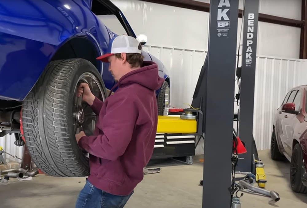 Bendpak 10APX 10,000‐lb. Capacity ALI Certified / Adaptable Clearfloor / Adjustable Width / Screw Pads / HIGH-RISE / 157" O.A. Height - Image 3