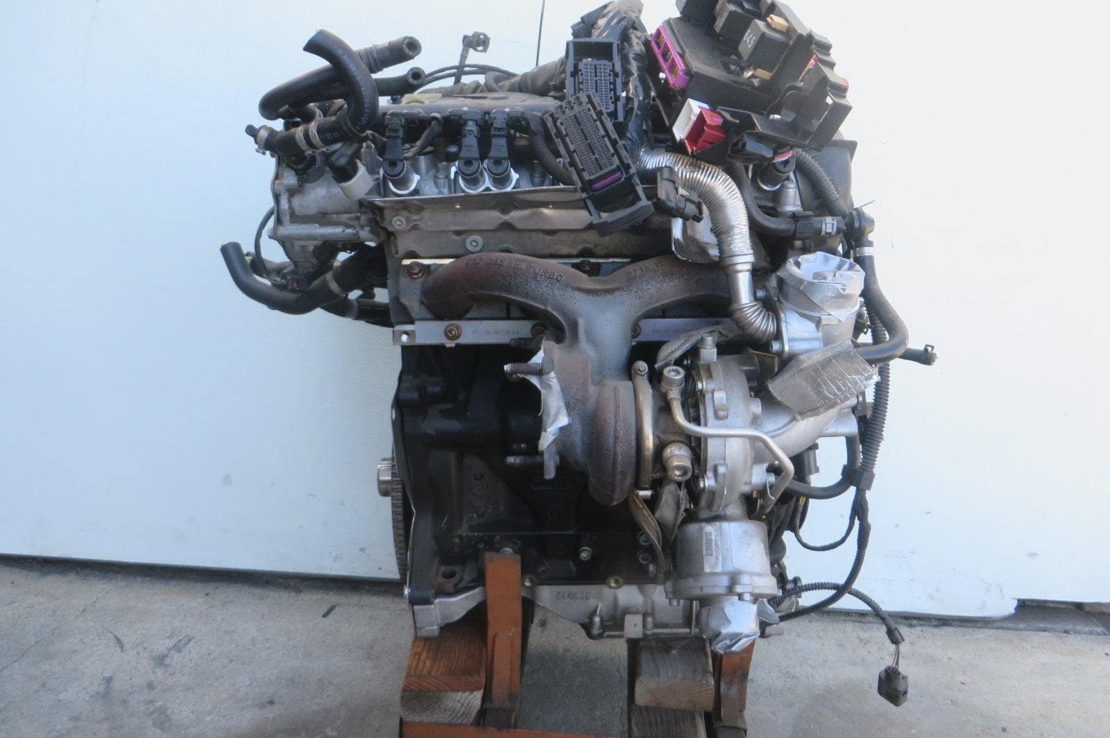 2013 Audi A4 Engine Assembly - Image 3
